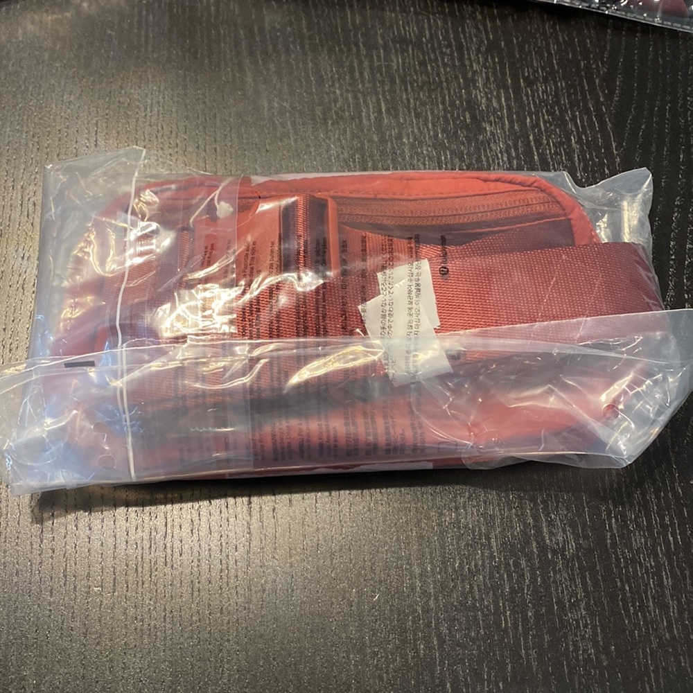 NWT Lululemon Everywhere Belt Bag 1L in Terra Orange - Picture 8 of 9